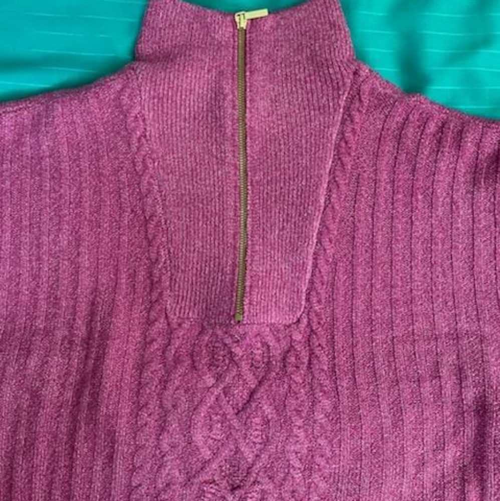 Fuchsia sweater - Picture 2 of 3